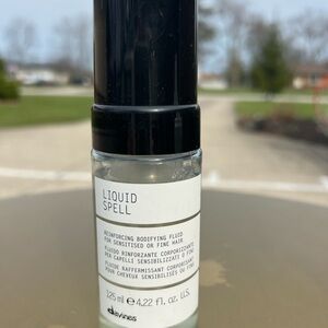 Davines Liquid Spell Bodifying Fluid with Black Cap